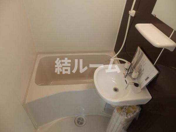 アカバネの浴室