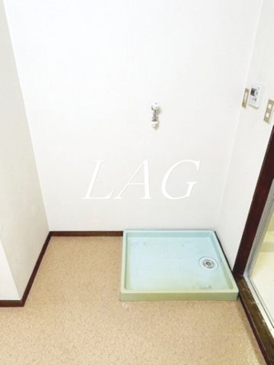 【設備】 | 明宏ビル | 室内洗濯機置き場です。