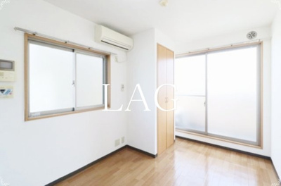 【居間・リビング】 | エクセル向島 | 洋室のお部屋です。