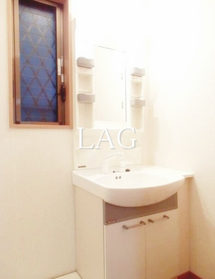 【洗面所】 | シャルマンドミール | 洗面台です。