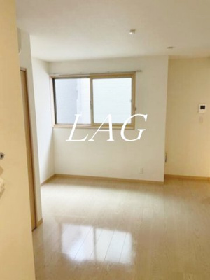 【居間・リビング】 | ラルーチェ | 洋室のお部屋です。