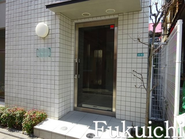 フォーフロントのエントランス