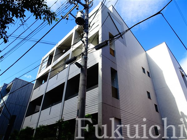 フォーフロントの外観