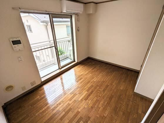 メゾンリヴレーヌの寝室