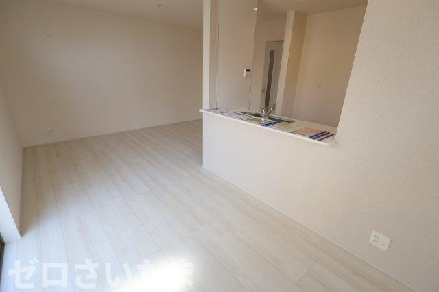 《仲介手数料無料》見沼区堀崎町583-1新築一戸建てリーブルガーデンの居間・リビング