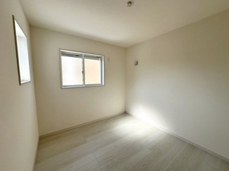 【洋室】 | 東上野芝町２丁　新築分譲住宅　全２区画 | ◆現地案内会開催中◆
もちろん、当日のご連絡でも対応可能です♪ご自宅にお迎えも可能です！