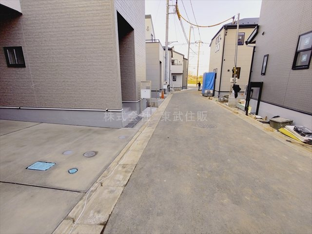 【前面道路含む現地写真】の画像