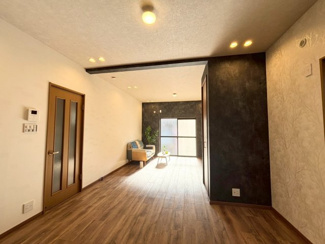 【居間・リビング】 | 高槻市柱本5丁目　中古戸建