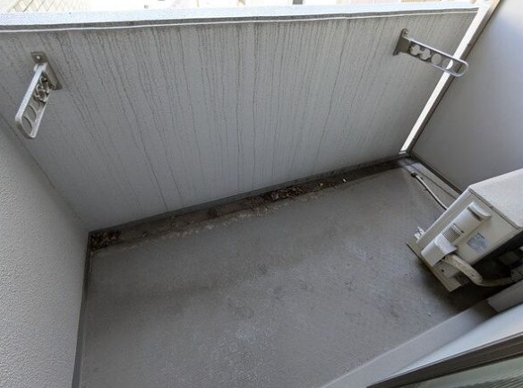 【バルコニー】