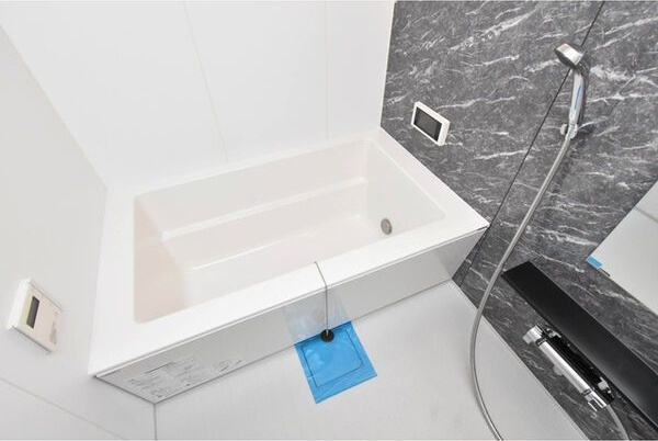 ファーストレジデンス栄の浴室