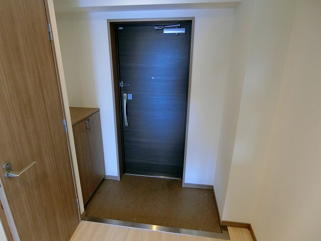 ホープ西宮の玄関