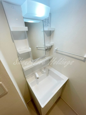 【洗面所】 | リブリ・茅ヶ崎Ⅱ | 明るい洗面所です