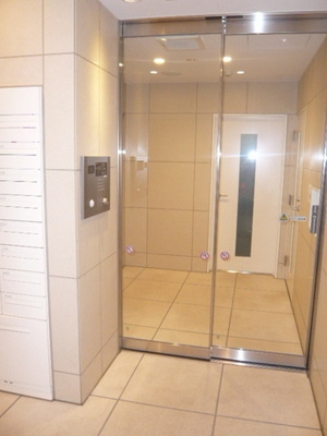 【エントランス】 | アトラス本郷赤門前