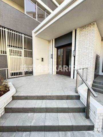 BALLON D’OR KYOBASHIのエントランス