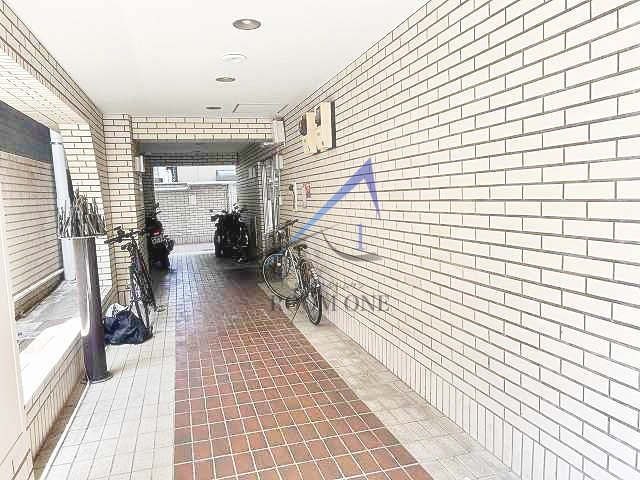 第７眞市マンションのエントランス|エントランスです。