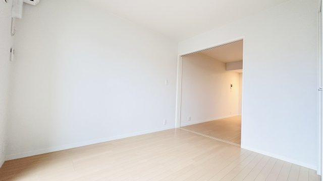 リコ・ガーデンの洋室