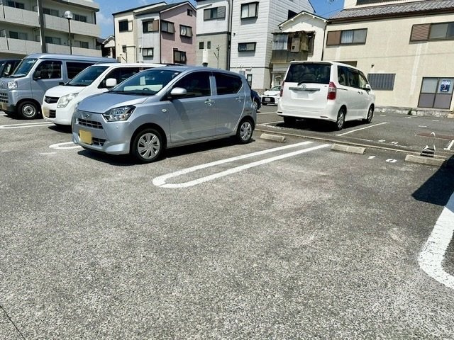 クレメント岡山の駐車場|車をお持ちの方に嬉しい駐車場付きの物件です