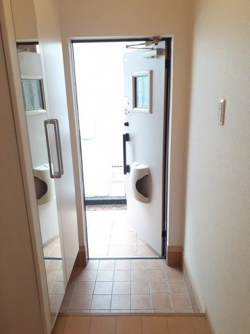 アルコ　バレーノⅠ　　刈谷市近郊の賃貸ならクラスホーム刈谷店の玄関|明るい玄関です