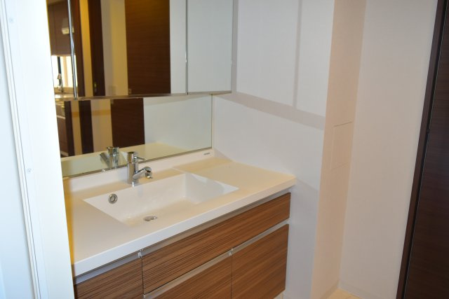 国立市富士見台２丁目の中古マンションの独立洗面台