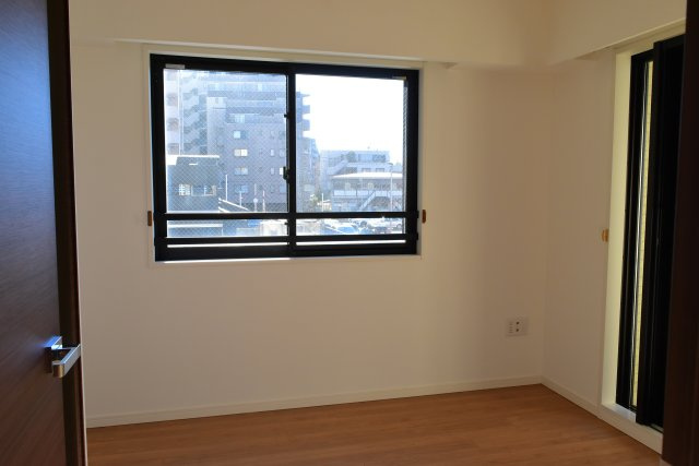 国立市富士見台２丁目の中古マンションの洋室