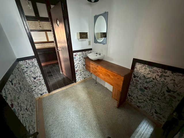 駒場町 石川様貸店舗の内装