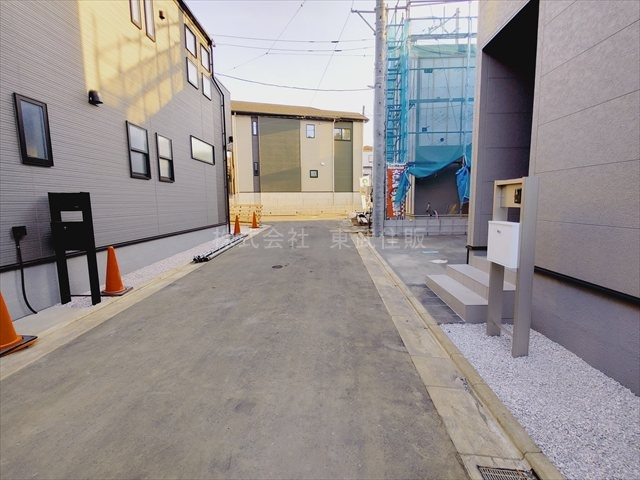 【前面道路含む現地写真】の画像