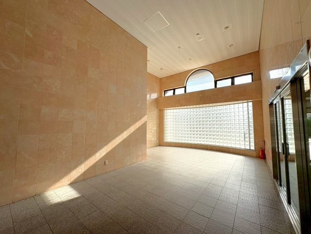 令和７年１１月リノベーション済３ＬＤＫ◆京阪宇治線＆ＪＲ奈良線の２沿線利用可◆ローレルコート宇治木幡のエントランス|エントランス