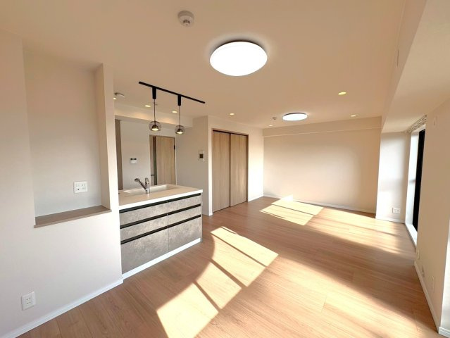 令和７年１１月リノベーション済３ＬＤＫ◆京阪宇治線＆ＪＲ奈良線の２沿線利用可◆ローレルコート宇治木幡の居間・リビング|リビング