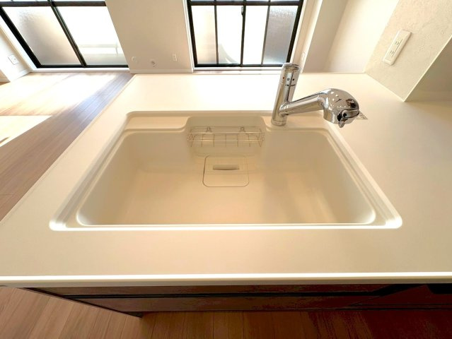 令和７年１１月リノベーション済３ＬＤＫ◆京阪宇治線＆ＪＲ奈良線の２沿線利用可◆ローレルコート宇治木幡のキッチン|シンク