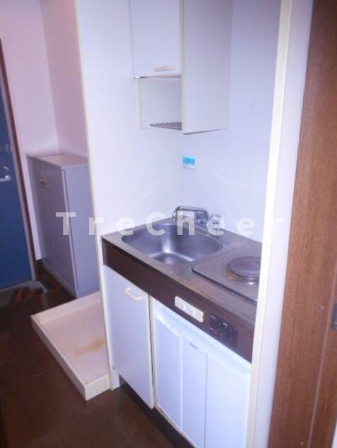 ロイヤルハイム上野のキッチン