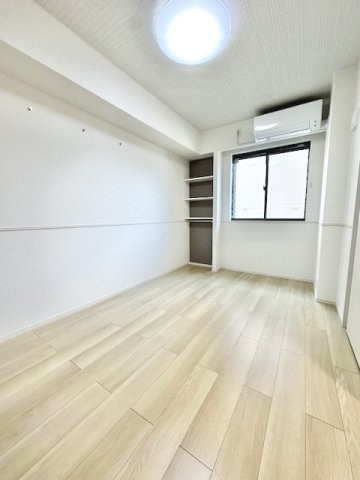 ブライト中野の内装|明るい色調の室内です