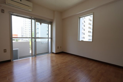 【居間・リビング】 | アルカディア二日町 | 室内写真は参考です。