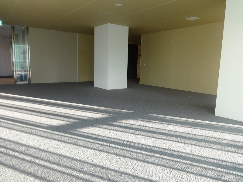 ｅｍＣＡＭＰＵＳ　ＷＥＳＴの内装