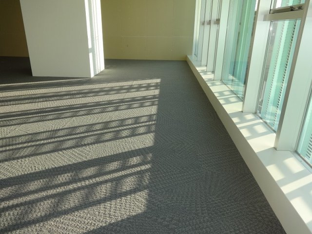 ｅｍＣＡＭＰＵＳ　ＷＥＳＴの内装