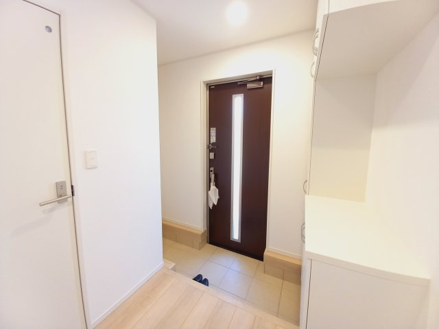 11/25価格変更【好間町中好間第3／2号棟】　●新生活応援キャンペーン実施中●　見学予約受付中の玄関|同施工　■□■玄関の写真です■□■　
お洒落な玄関はお客様からも喜んでいただけそうですね！！