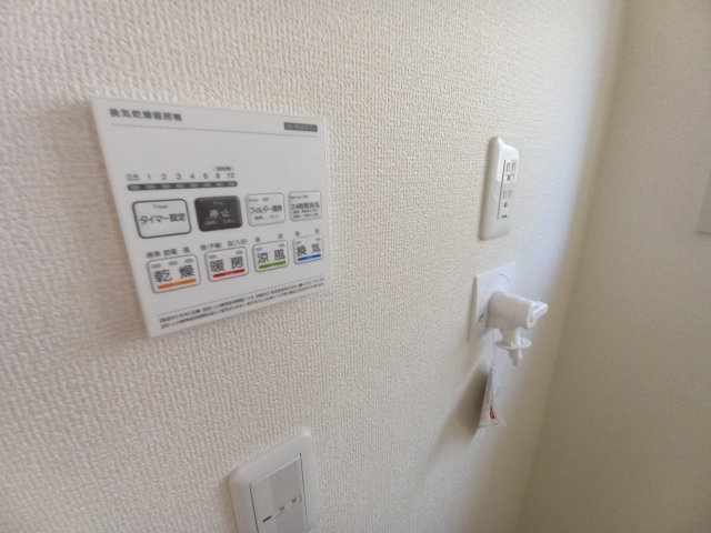 ラスト1棟　【平下神谷第7】4号棟　※期間限定キャンペーン開催☆内覧可能※　の防犯設備|同施工　◆ユニットバスの写真です◆　バリアフリー設計なので、小さなお子様からご年配の方まで安心して入浴することができます。　ご家族それぞれの生活リズムに合わせて、いつでも温かいお風呂に入れます。

