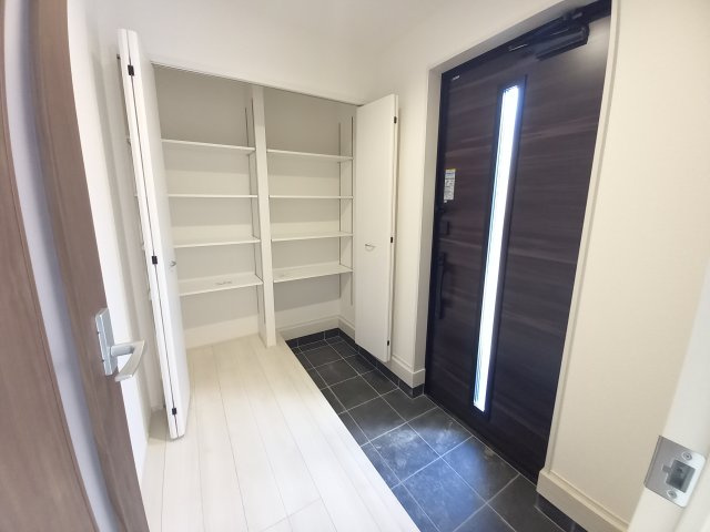 ラスト1棟　【平下神谷第7】4号棟　※期間限定キャンペーン開催☆内覧可能※　の玄関|玄関です