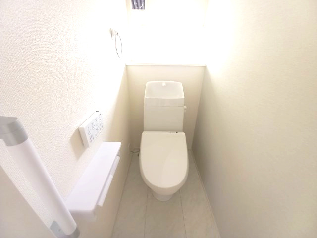 12/1価格変更【いわき市内郷高坂町2丁目／2号棟】　生活応援プレゼントキャンペーン実施中！のトイレ|トイレもきれいです