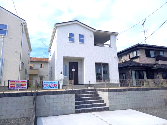 12/1価格変更【いわき市内郷高坂町2丁目／2号棟】　生活応援プレゼントキャンペーン実施中！の前面道路含む現地写真|◆外観の写真です◆　
過ごす時間が長いからこそ家族との繋がりが感じられるお家！　にぎやかな声で日々の会話も弾む楽しい空間となります。家に帰宅するのがより一層楽しみになりますね♪