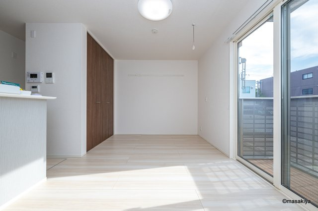 ドゥ・ヴィラージュ吉田の洋室