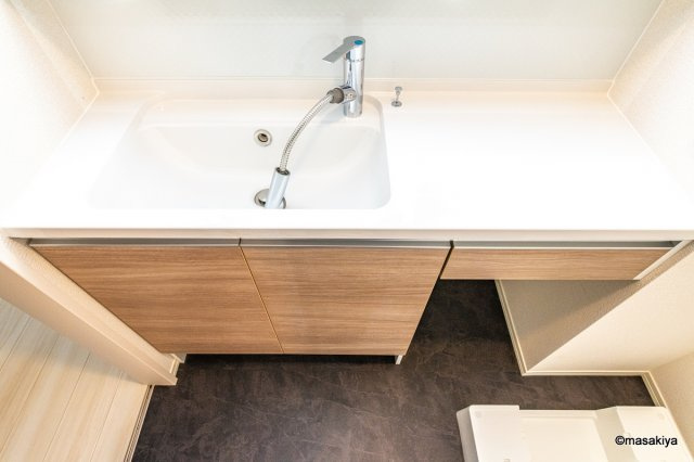 ドゥ・ヴィラージュ吉田の洗面所|洗面脱衣　シャンプードレッサー付