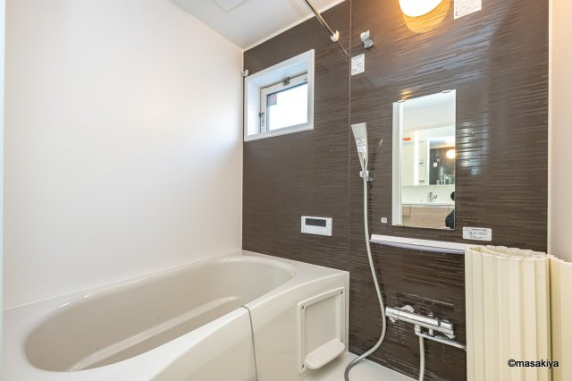 ドゥ・ヴィラージュ吉田の浴室