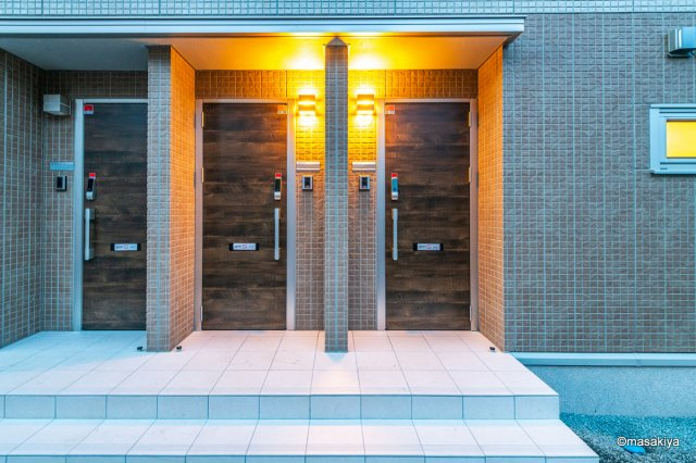 ドゥ・ヴィラージュ吉田のエントランス