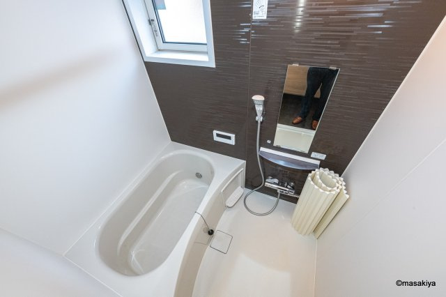 ドゥ・ヴィラージュ吉田の浴室|お風呂　追い焚き・浴室乾燥機付きです。