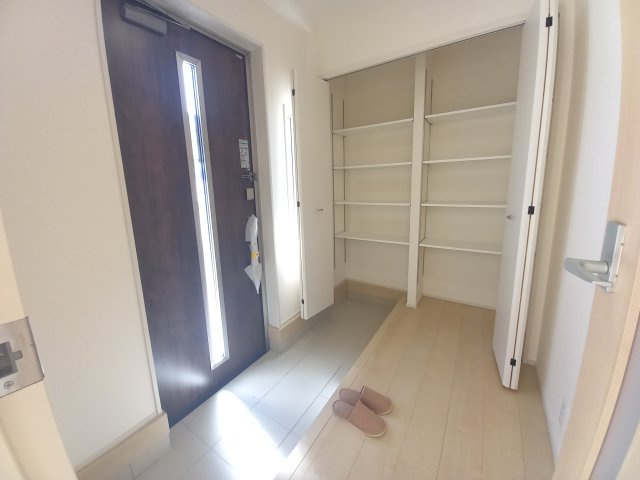 ご予約受付中！お早めに！　【新築建売住宅】　いわき市小名浜燈籠原　全10棟　3号棟の玄関|毎日通る玄関はこちらです