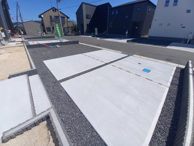ご予約受付中！お早めに！　【新築建売住宅】　いわき市小名浜燈籠原　全10棟　3号棟の駐車場|駐車場に車を止められます