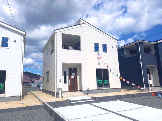 ご予約受付中！お早めに！　【新築建売住宅】　いわき市小名浜燈籠原　全10棟　3号棟の前面道路含む現地写真|◆外観の写真です◆　
暮らしやすさに配慮したゆとりある住空間です♪　人気のデザイナーズ物件で気分が上がりますね♪（＾＾）/
