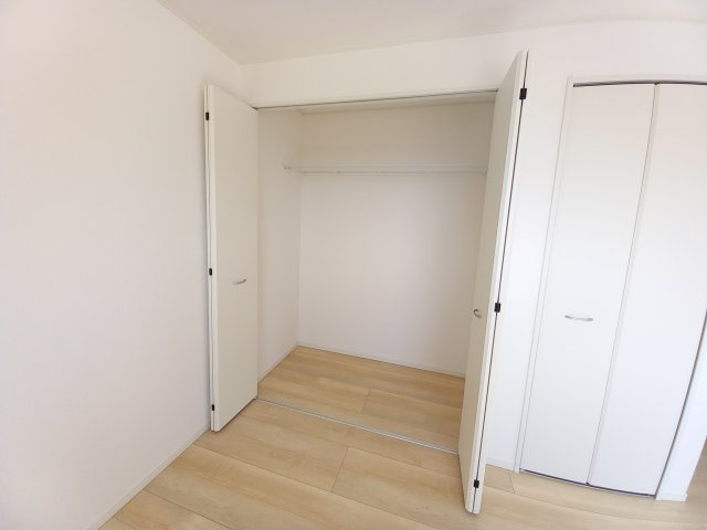 【佐糠町第8　全5棟／1号棟】　新築建売住宅　※期間限定キャンペーン開催♪※の収納|同施工　■□■収納スペースの写真です■□■　十分な広さがあるので収納には困りませんね♪
