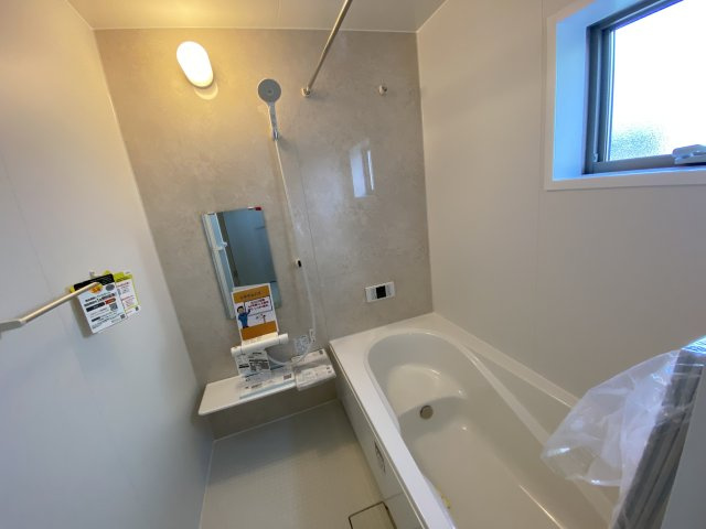 ☆平泉崎第8／1号棟　◇徒歩圏内にスーパー・コンビニ・飲食店など商業施設が充実☆の浴室|◆ユニットバスの写真です◆　フルオート機能で、時間帯を気にせず、家族全員が暖かい湯船に浸かることができます。　一日の疲れを癒してくれそうですね♪

