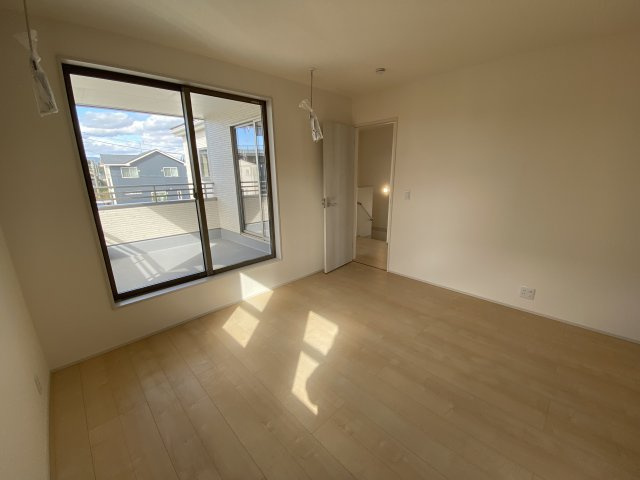 ☆平泉崎第8／1号棟　◇徒歩圏内にスーパー・コンビニ・飲食店など商業施設が充実☆の洋室|◆居室の写真です◆　寝室以外にも、趣味のお部屋にもお使いいただけます♪　子供部屋や主寝室などお部屋の使い分けができ、家族で暮らしやすいです！


